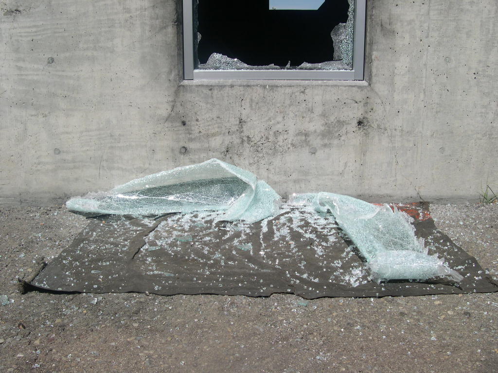 1996 GlassLock blast test window 17